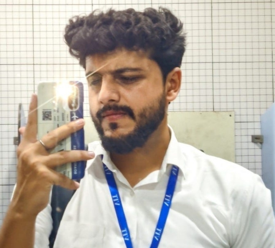 Portrait of Munish Thakur